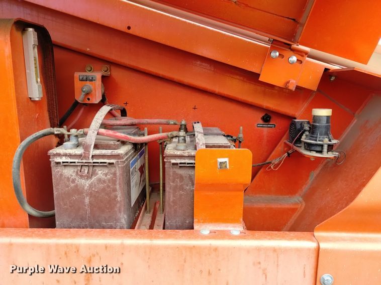 image for item DQ6142 2005 Snorkel  TB60 boom lift