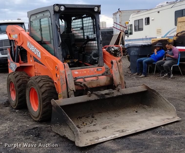 image for item DQ6143 2016 Kubota SSV75 skid steer loader