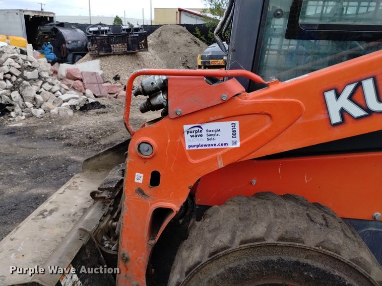 image for item DQ6143 2016 Kubota SSV75 skid steer loader