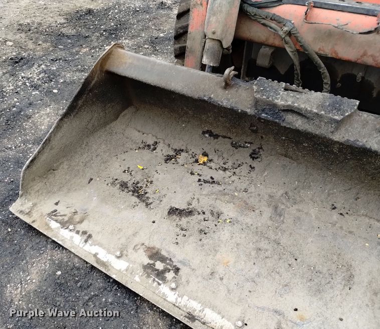 image for item DQ6143 2016 Kubota SSV75 skid steer loader