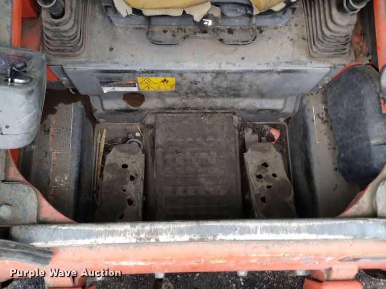 image for item DQ6143 2016 Kubota SSV75 skid steer loader