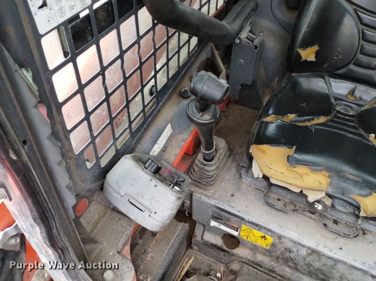 image for item DQ6143 2016 Kubota SSV75 skid steer loader