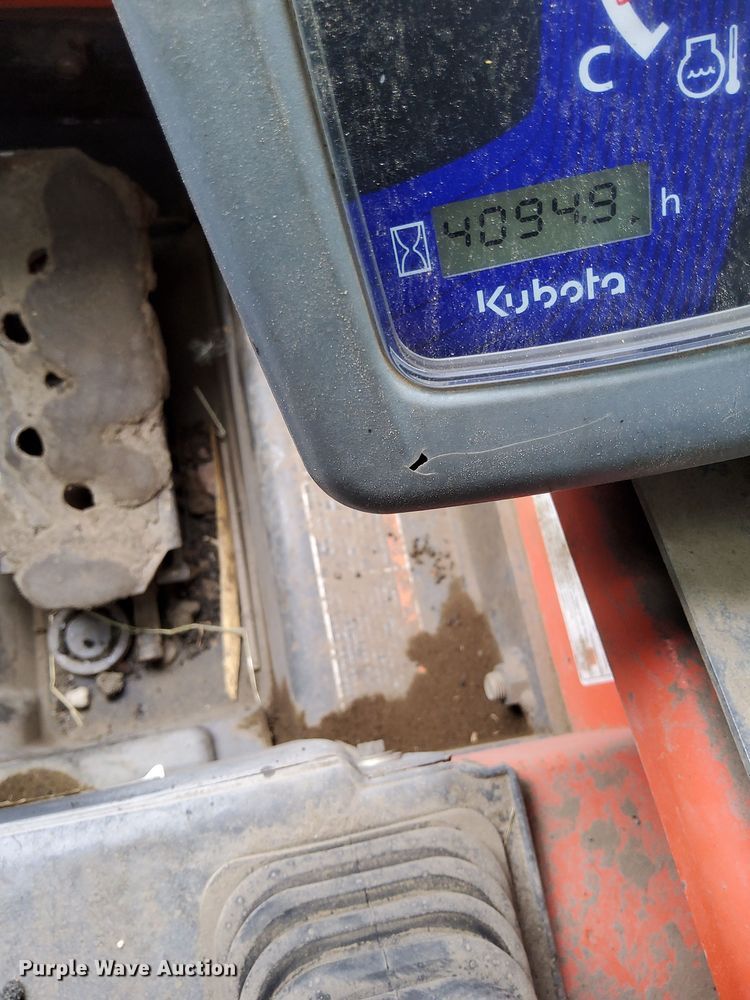 image for item DQ6143 2016 Kubota SSV75 skid steer loader