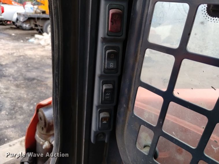 image for item DQ6143 2016 Kubota SSV75 skid steer loader