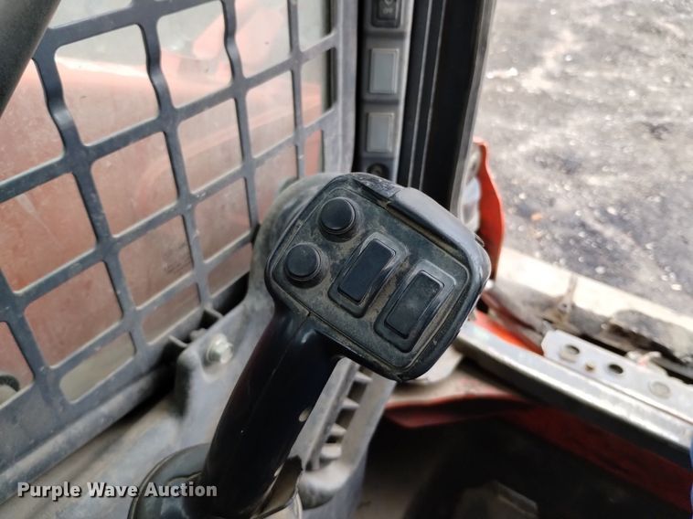 image for item DQ6143 2016 Kubota SSV75 skid steer loader