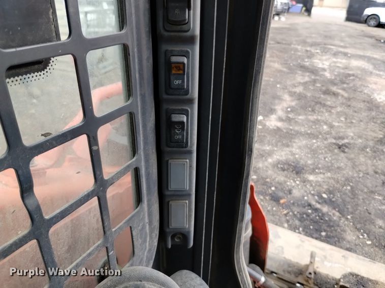 image for item DQ6143 2016 Kubota SSV75 skid steer loader