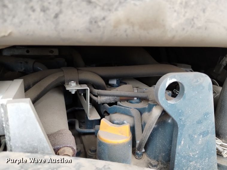 image for item DQ6143 2016 Kubota SSV75 skid steer loader