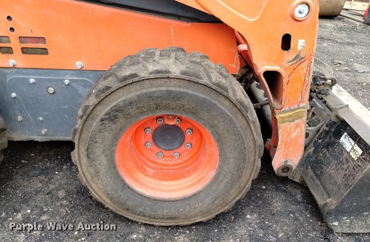 image for item DQ6143 2016 Kubota SSV75 skid steer loader