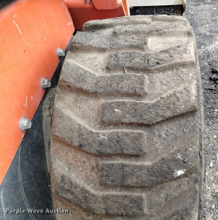 image for item DQ6143 2016 Kubota SSV75 skid steer loader