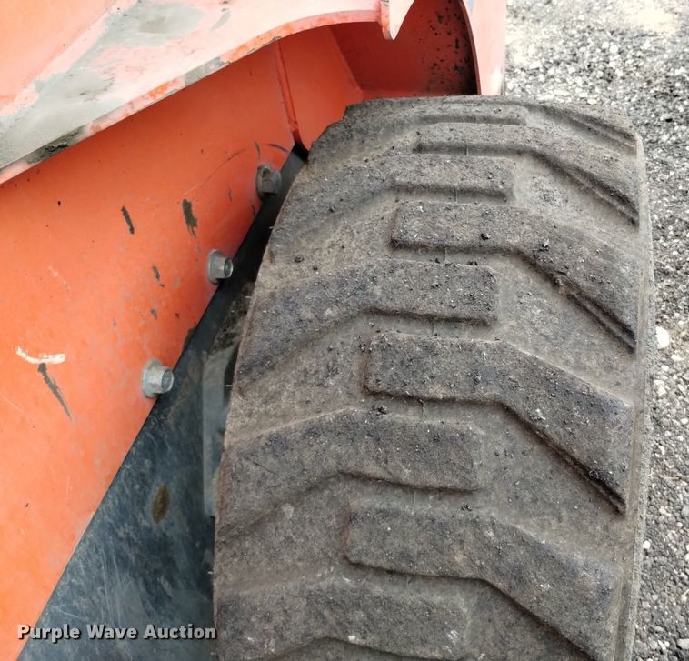 image for item DQ6143 2016 Kubota SSV75 skid steer loader