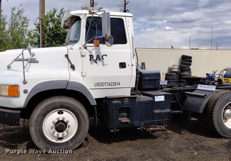 image for item DQ6144 1993 Ford L9000 AeroMax semi truck