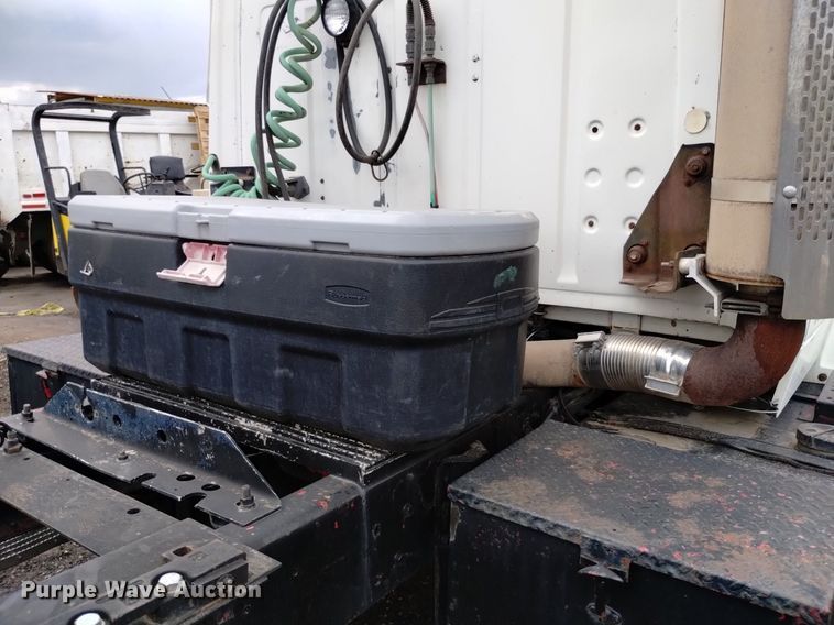 image for item DQ6144 1993 Ford L9000 AeroMax semi truck