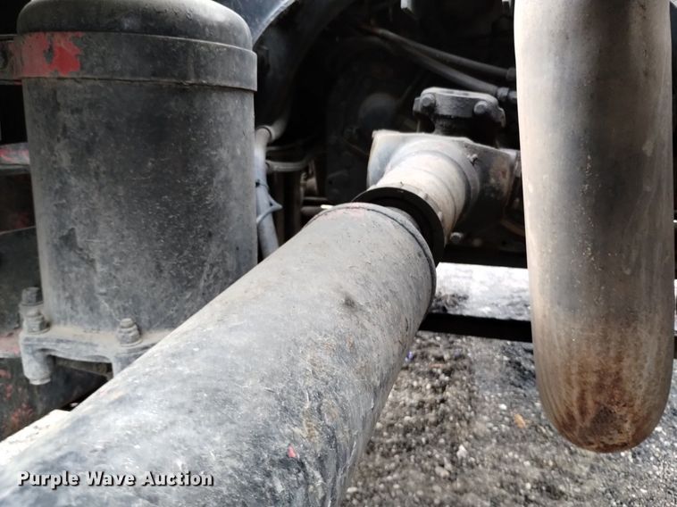 image for item DQ6144 1993 Ford L9000 AeroMax semi truck