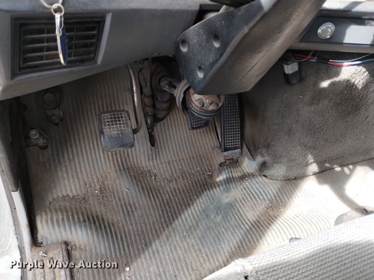 image for item DQ6144 1993 Ford L9000 AeroMax semi truck