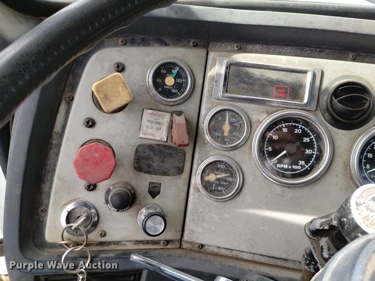 image for item DQ6144 1993 Ford L9000 AeroMax semi truck