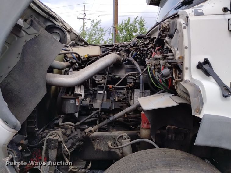 image for item DQ6144 1993 Ford L9000 AeroMax semi truck