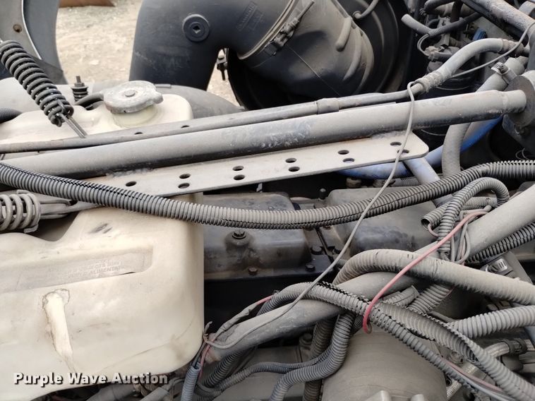 image for item DQ6144 1993 Ford L9000 AeroMax semi truck