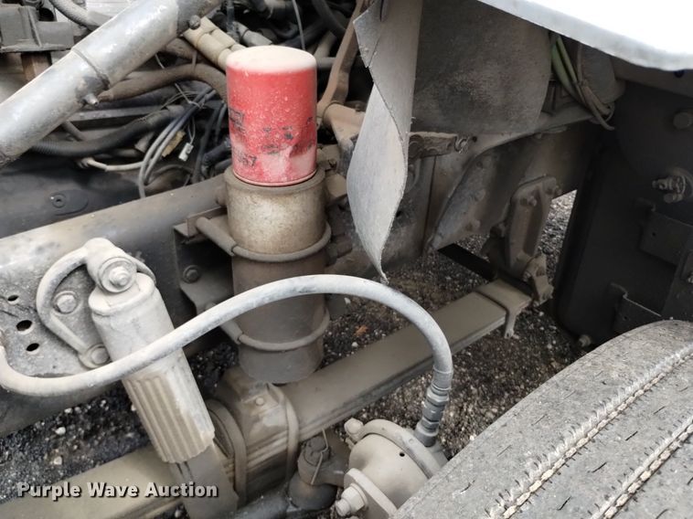 image for item DQ6144 1993 Ford L9000 AeroMax semi truck