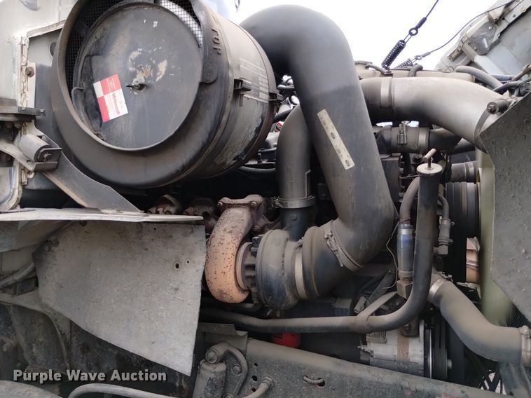 image for item DQ6144 1993 Ford L9000 AeroMax semi truck