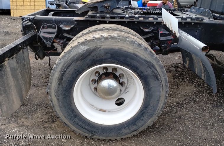 image for item DQ6144 1993 Ford L9000 AeroMax semi truck