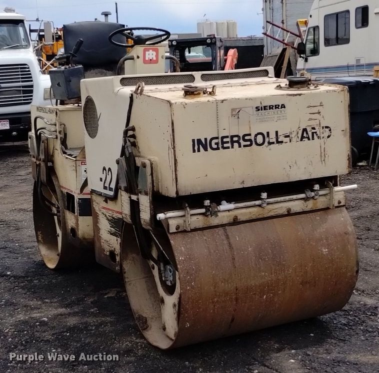image for item DQ6146 1994 Ingersoll Rand  DD22 double drum vibratory roller