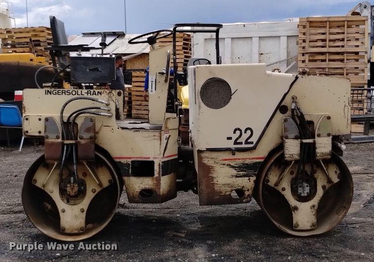 image for item DQ6146 1994 Ingersoll Rand  DD22 double drum vibratory roller