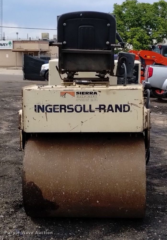 image for item DQ6146 1994 Ingersoll Rand  DD22 double drum vibratory roller