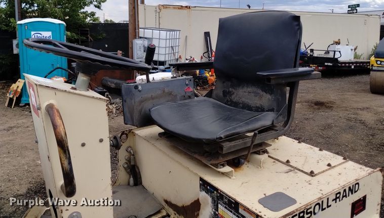 image for item DQ6146 1994 Ingersoll Rand  DD22 double drum vibratory roller