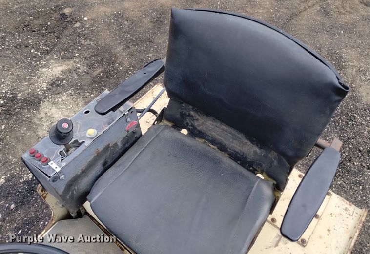 image for item DQ6146 1994 Ingersoll Rand  DD22 double drum vibratory roller