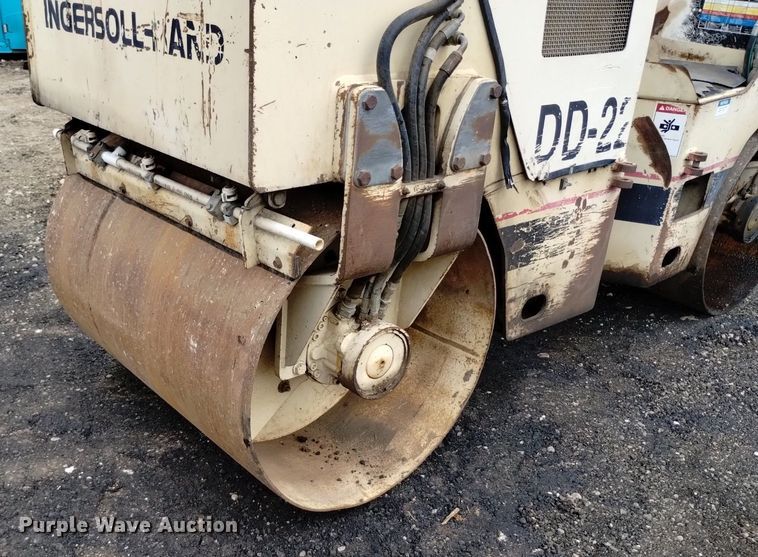 image for item DQ6146 1994 Ingersoll Rand  DD22 double drum vibratory roller