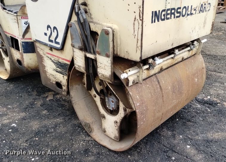 image for item DQ6146 1994 Ingersoll Rand  DD22 double drum vibratory roller