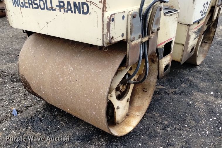 image for item DQ6146 1994 Ingersoll Rand  DD22 double drum vibratory roller