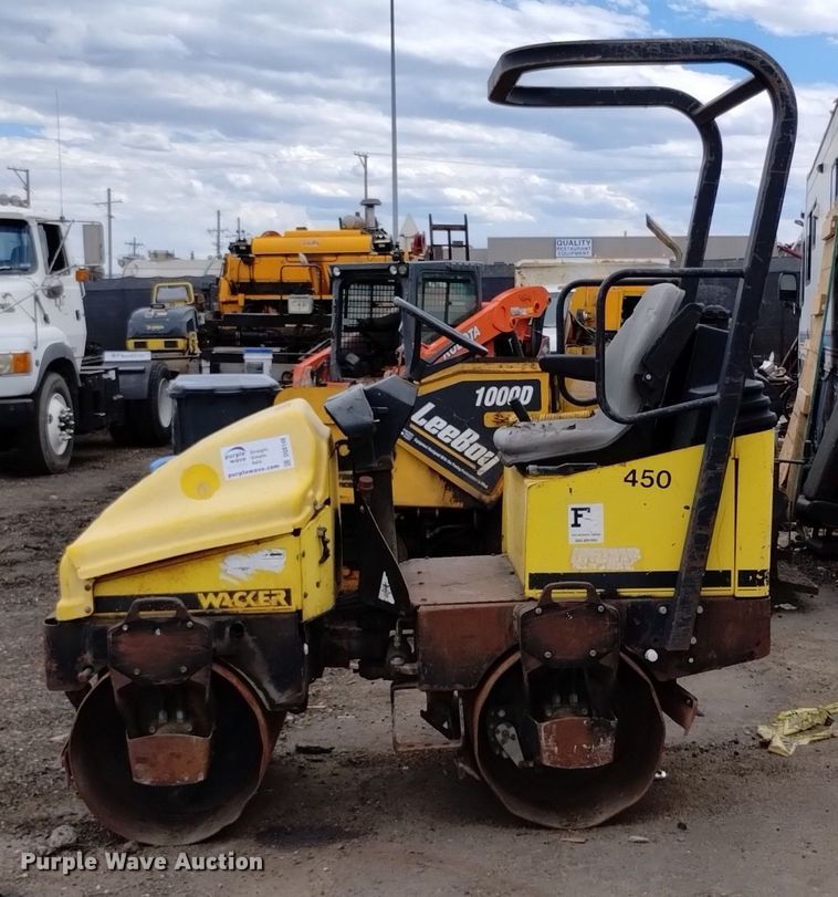 image for item DQ6148 1999 Wacker RD11A double drum roller