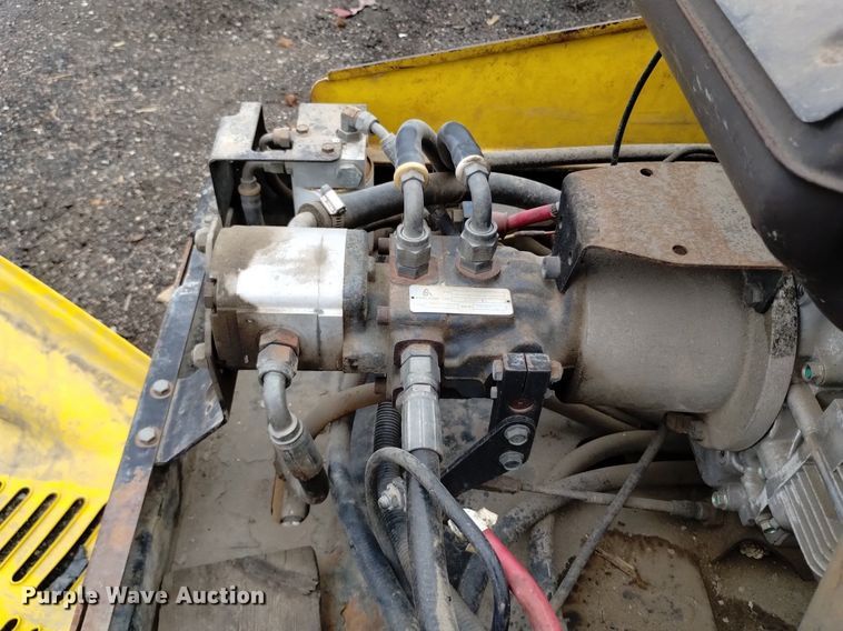 image for item DQ6148 1999 Wacker RD11A double drum roller