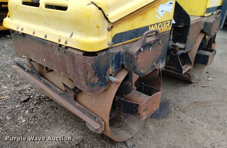 image for item DQ6148 1999 Wacker RD11A double drum roller