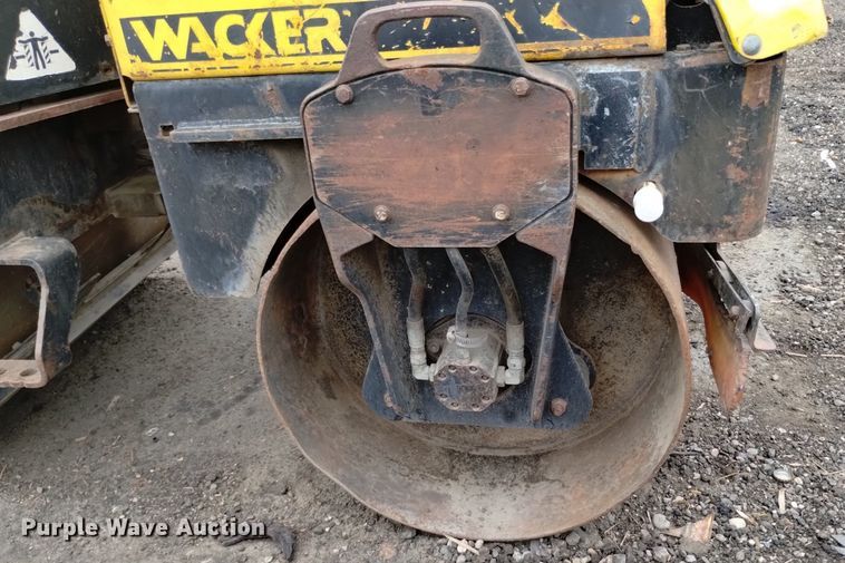 image for item DQ6148 1999 Wacker RD11A double drum roller