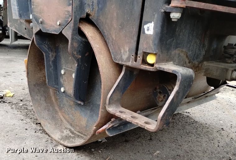 image for item DQ6148 1999 Wacker RD11A double drum roller