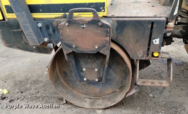 image for item DQ6148 1999 Wacker RD11A double drum roller