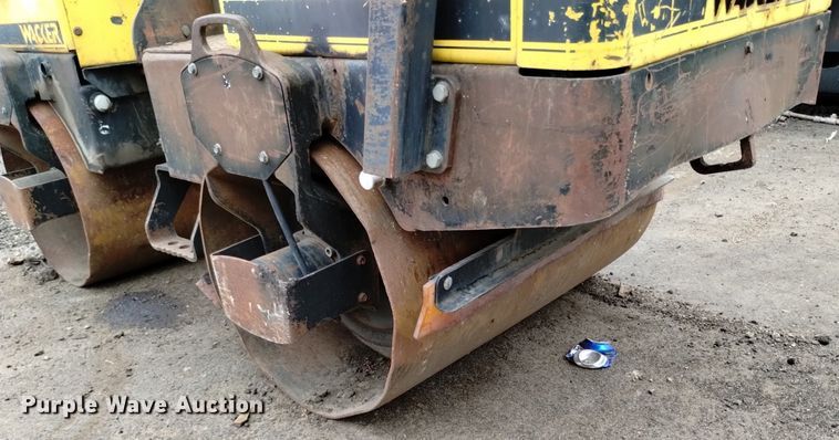 image for item DQ6148 1999 Wacker RD11A double drum roller