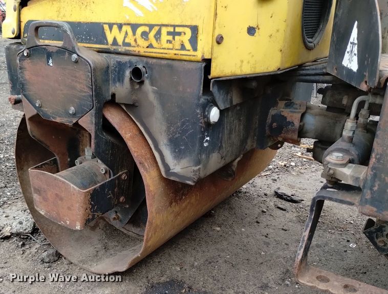 image for item DQ6148 1999 Wacker RD11A double drum roller