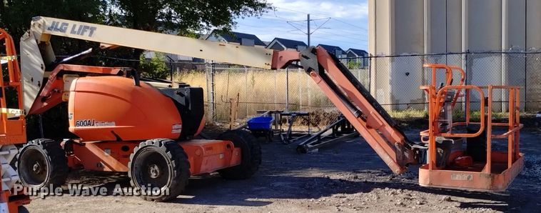 image for item DQ6153 2014 JLG 600AJ boom lift