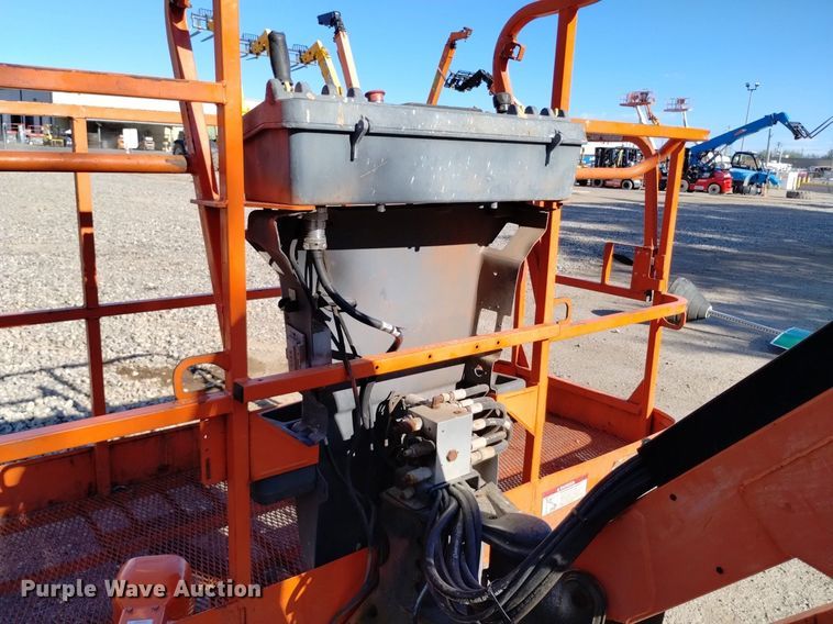 image for item DQ6153 2014 JLG 600AJ boom lift