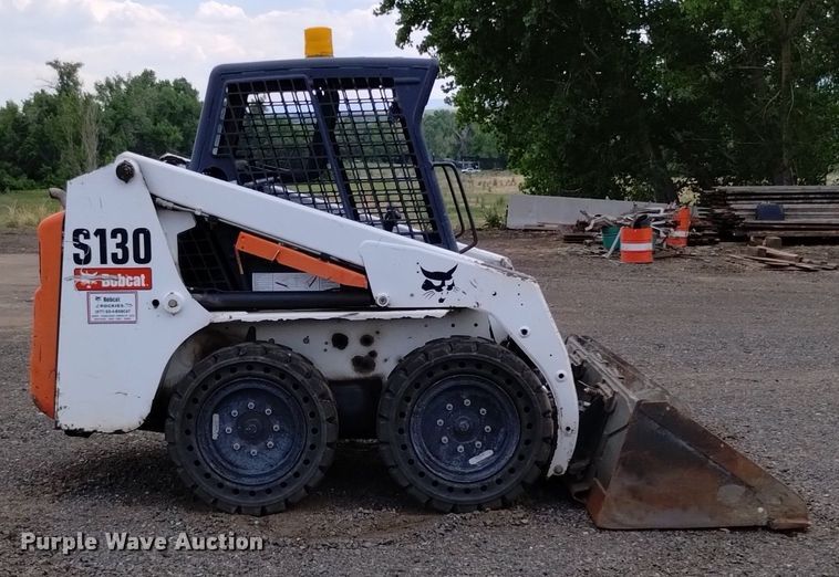 image for item DQ6158 2013 Bobcat S130 skid steer loader