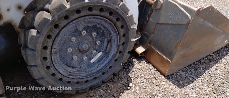 image for item DQ6158 2013 Bobcat S130 skid steer loader