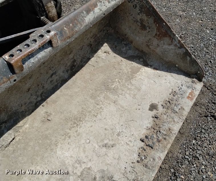 image for item DQ6158 2013 Bobcat S130 skid steer loader