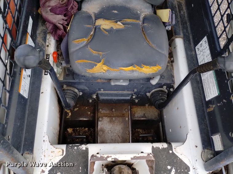 image for item DQ6158 2013 Bobcat S130 skid steer loader