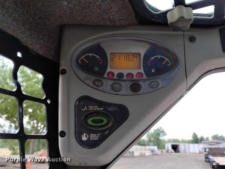 image for item DQ6158 2013 Bobcat S130 skid steer loader