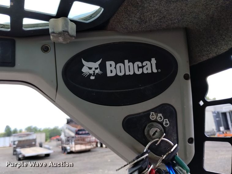 image for item DQ6158 2013 Bobcat S130 skid steer loader