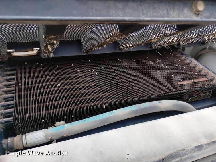 image for item DQ6158 2013 Bobcat S130 skid steer loader