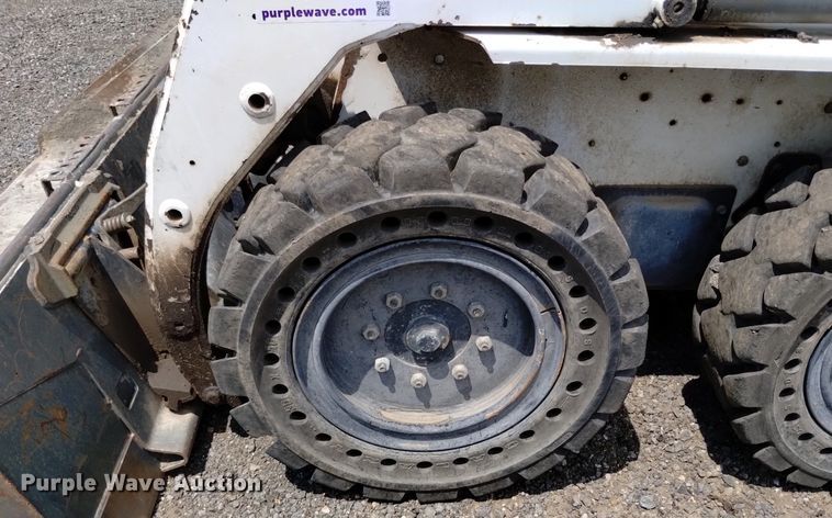 image for item DQ6158 2013 Bobcat S130 skid steer loader